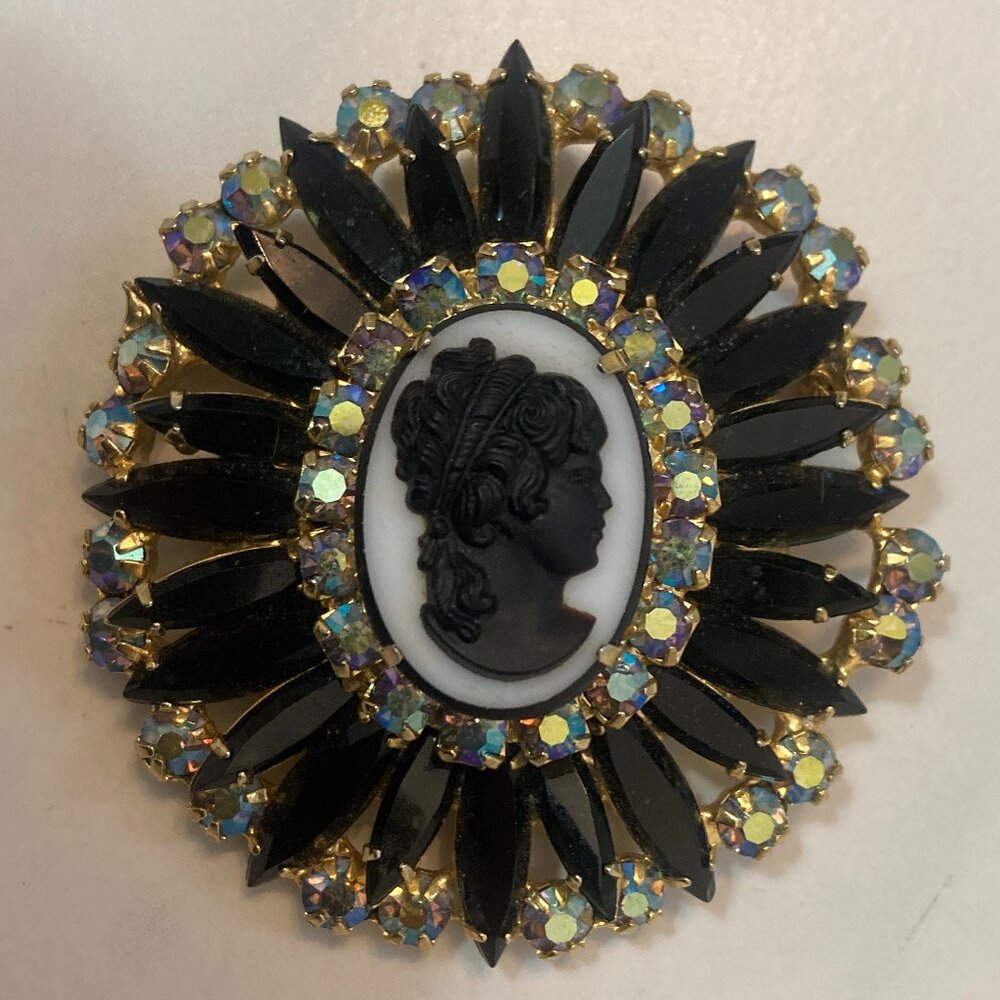 Vtg JULIANA navette crystal aurora borealis black/white cameo 2 1/4" brooch